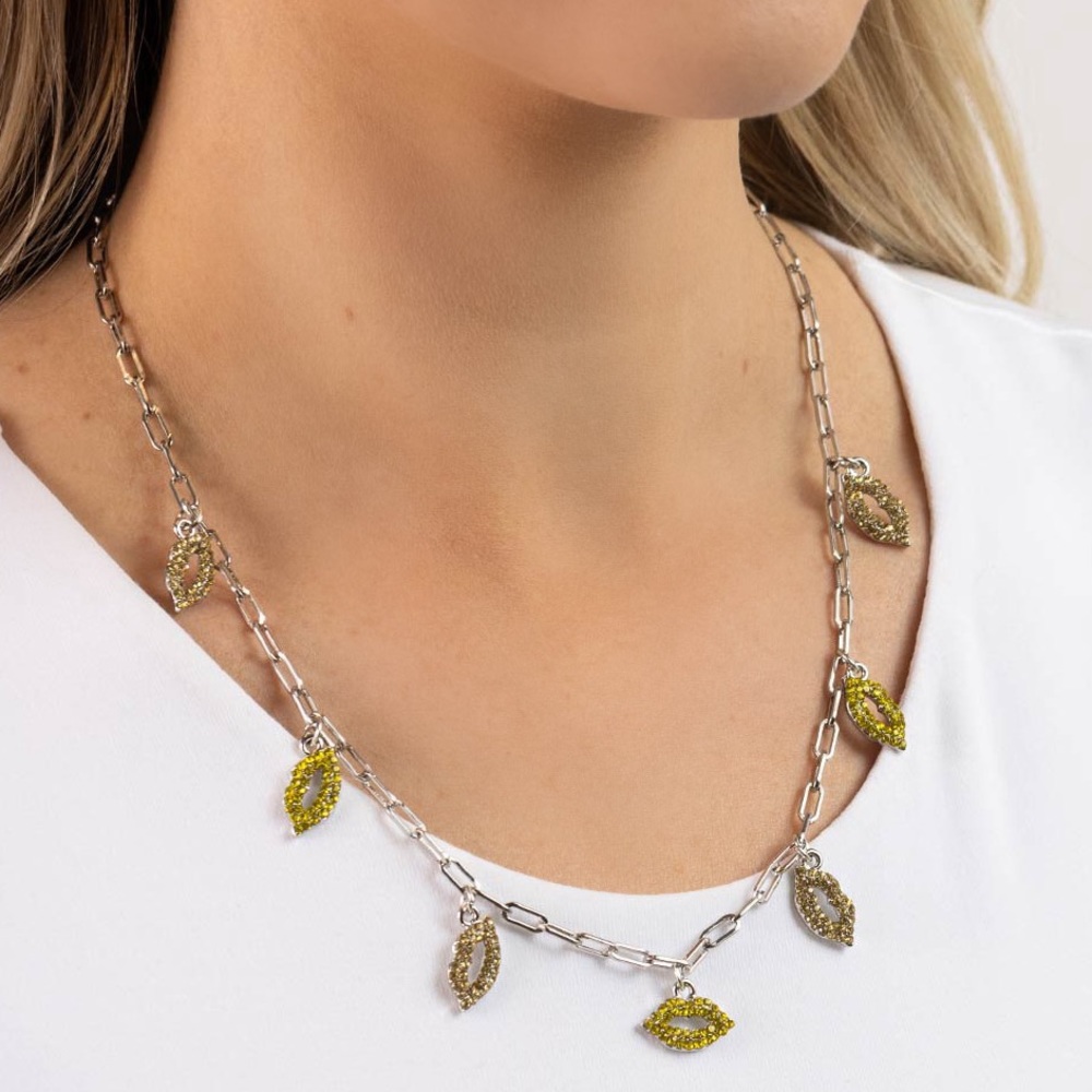 Yellow Lips Necklace - Picture 2 of 2